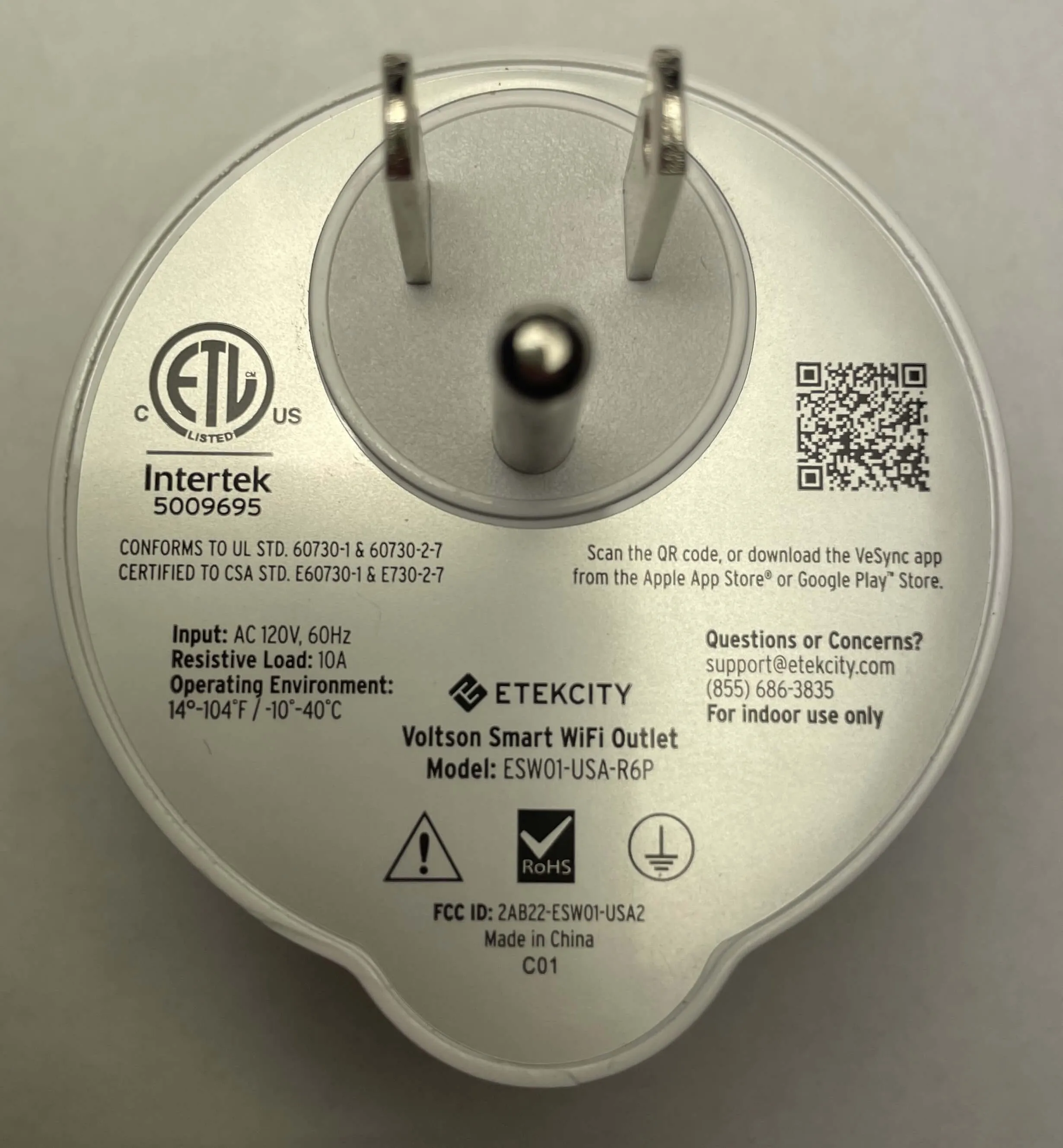 Etekcity Voltson ESW01-USA-R6P Back View A back view of the Etekcity Voltson ESW01-USA-R6P Smart Outlet, displaying the sticker with all its product details.